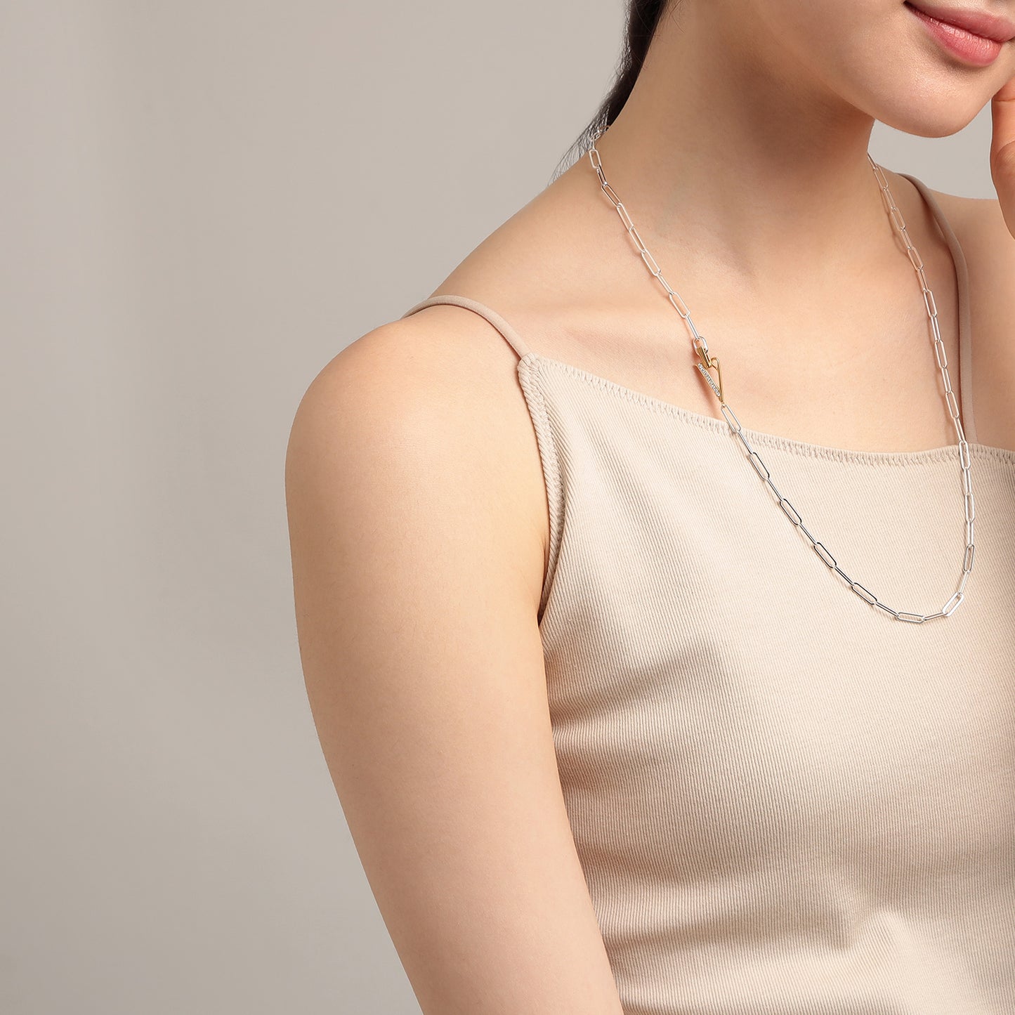 PRISM ロゴクラスプ ネックレス