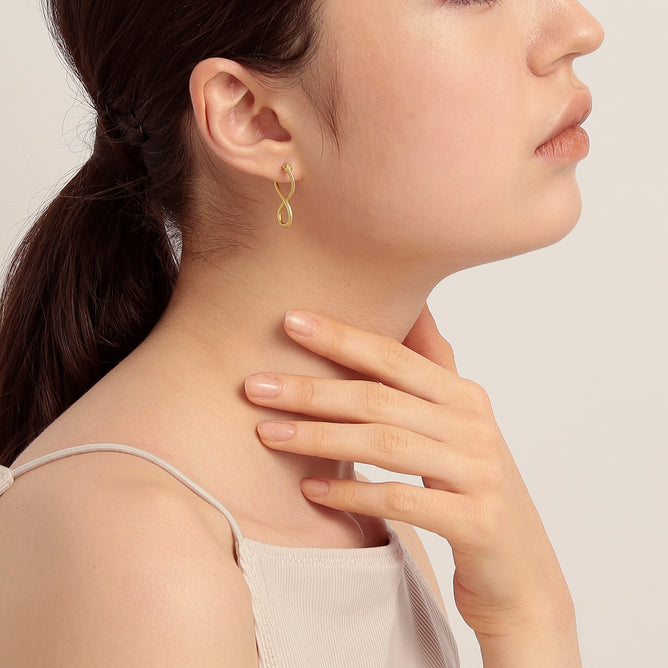 ピアス