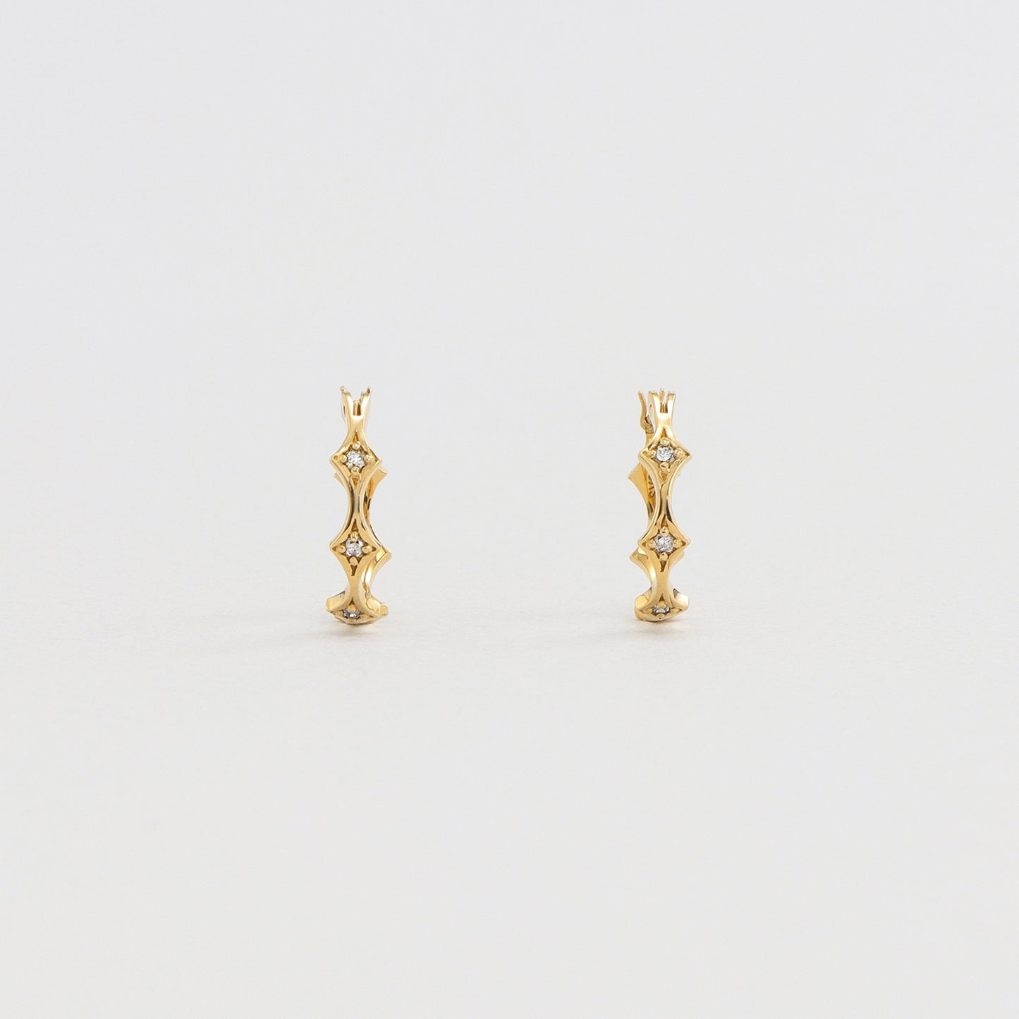 Clarus ブラウンダイヤモンド ミニフープピアス