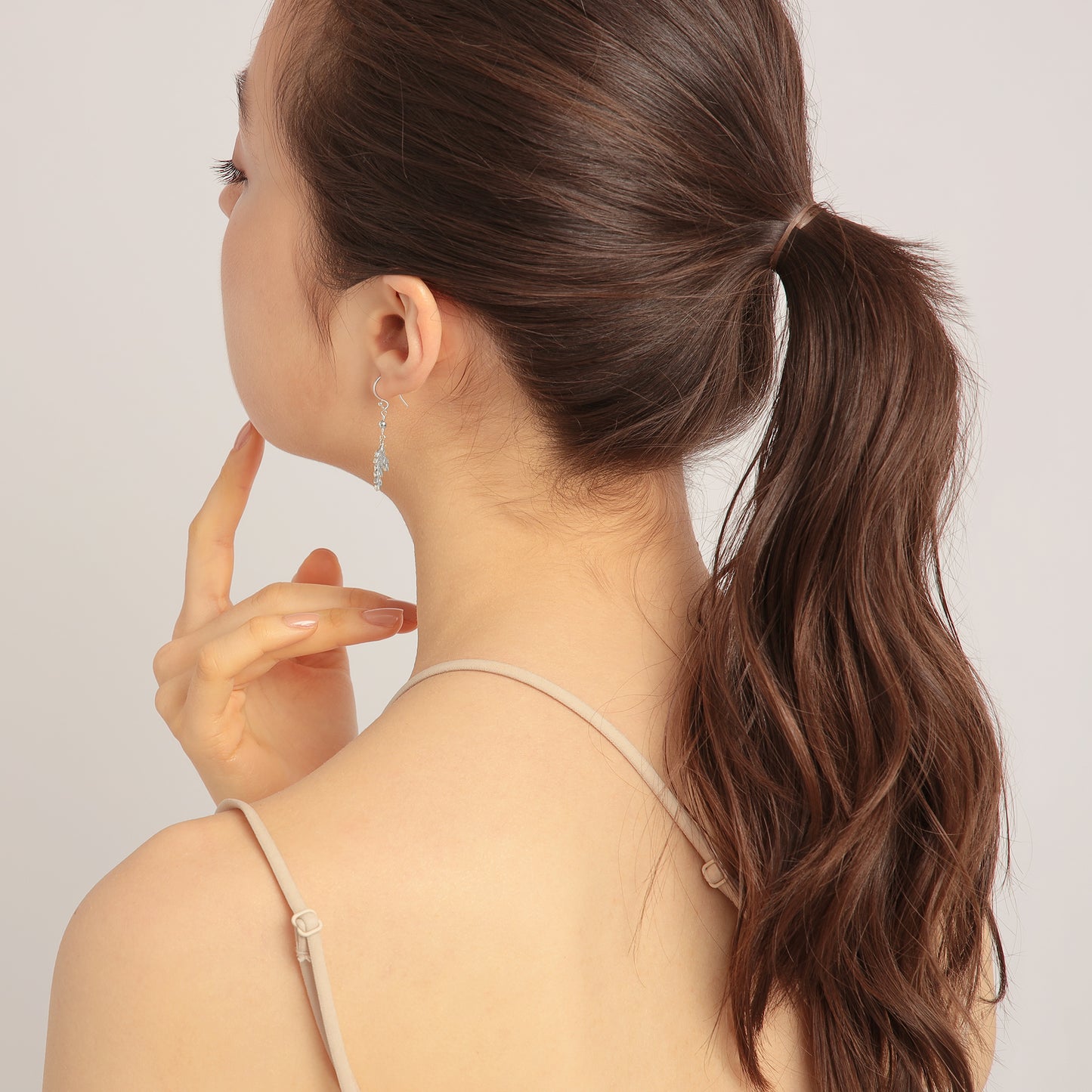 KALENDAE【AUGUST】フェザーモチーフ ピアス