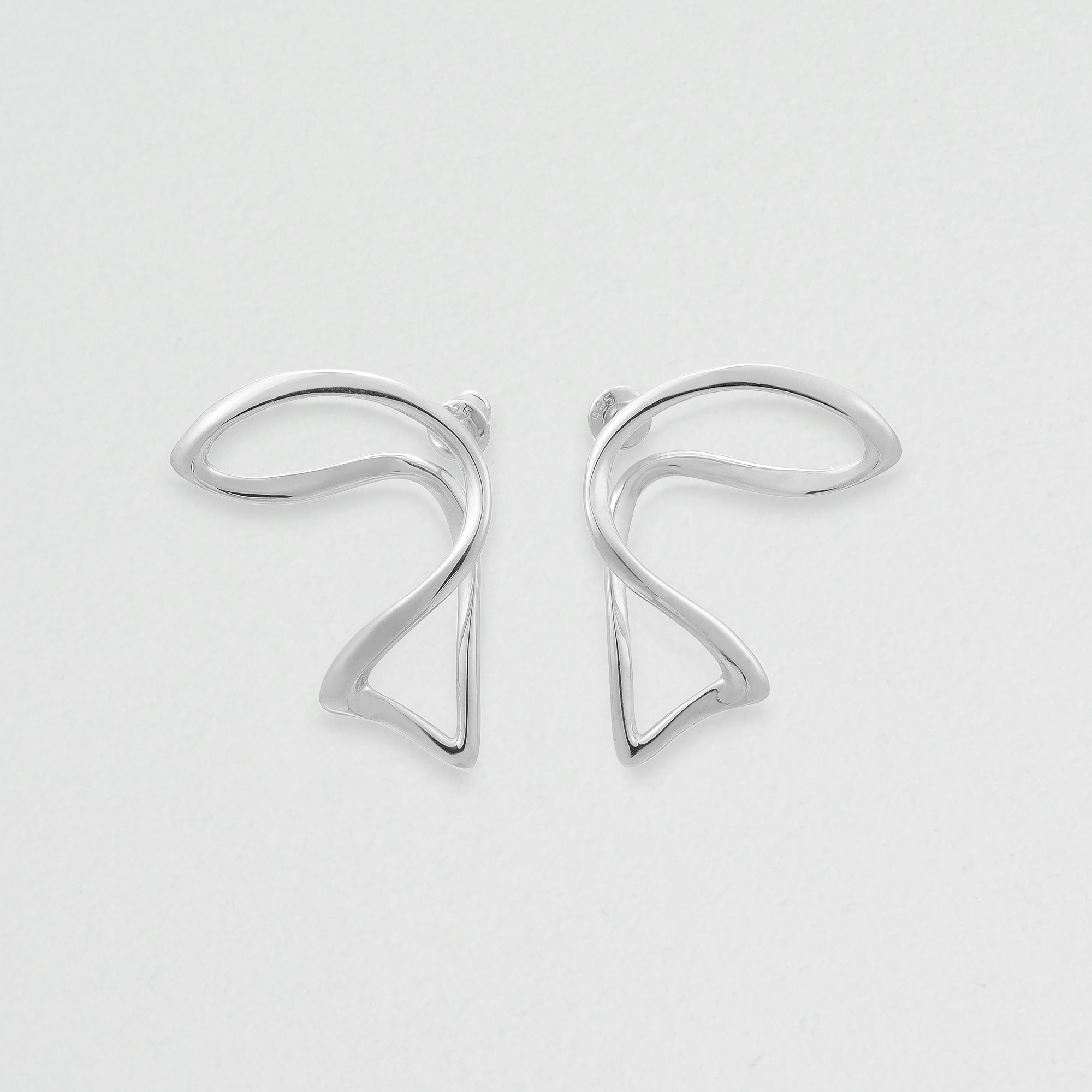 KALENDAE FEBRUARY ピアス – VERMILLION