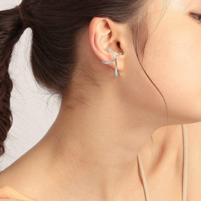 KALENDAE【MARCH】クロス イヤーカフリング