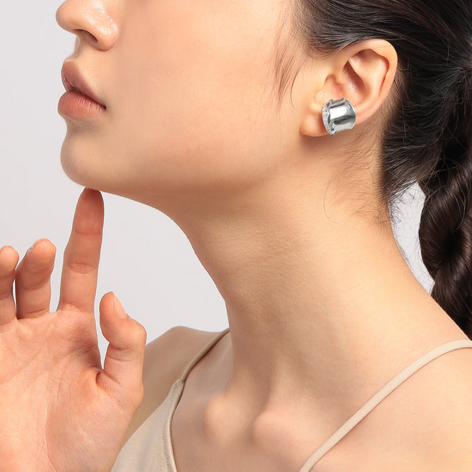 KALENDAE【OCTOBER】ローズモチーフ イヤーカフ