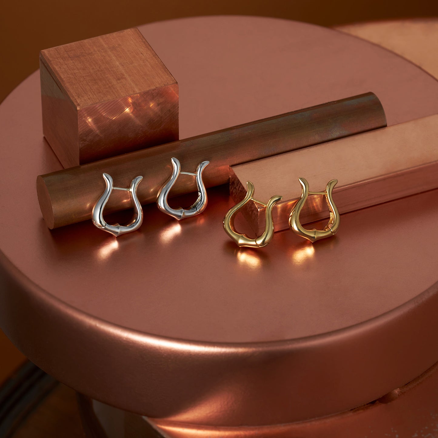 Horn ミニフープピアス