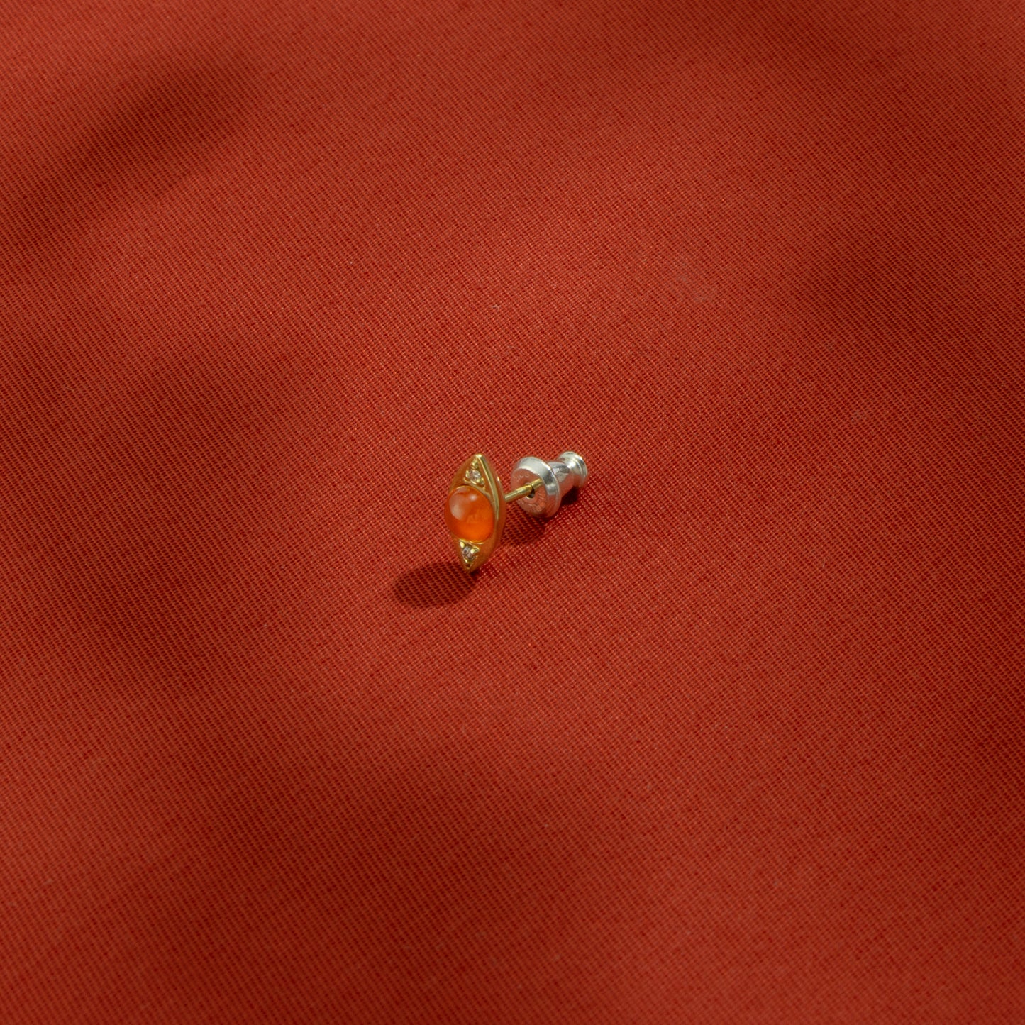 Eye カーネリアン シングルピアス