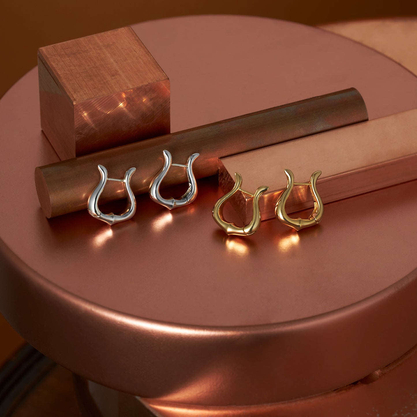 Horn ミニフープピアス
