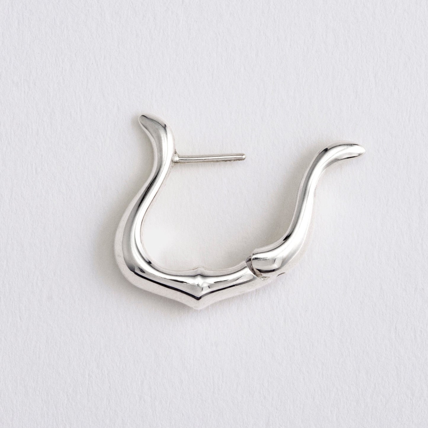 Horn ミニフープピアス