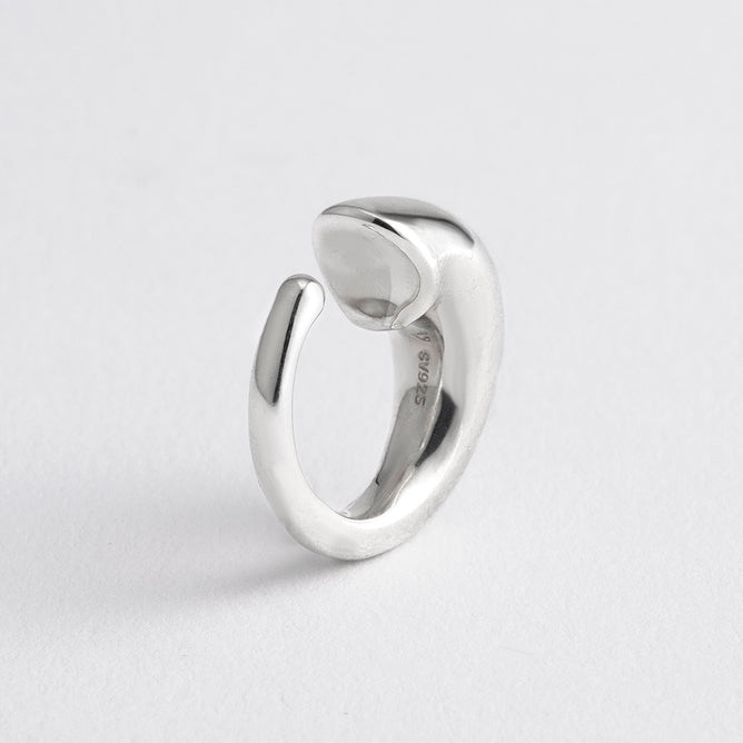 Horn イヤーカフ