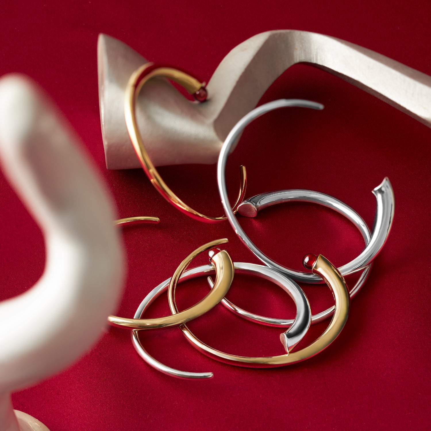 HORN – VERMILLION