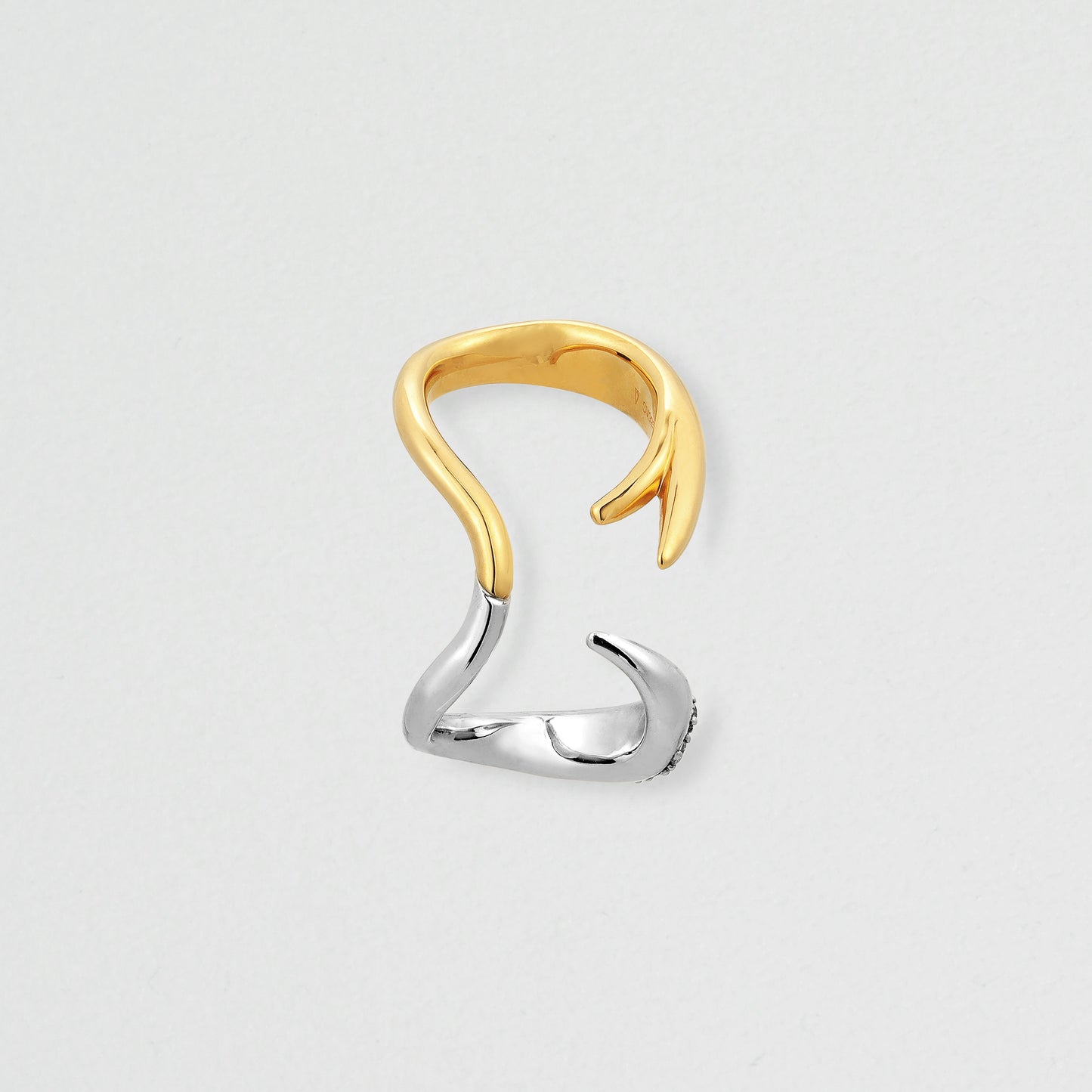 KALENDAE【DECEMBER】ホーンモチーフ イヤーカフ