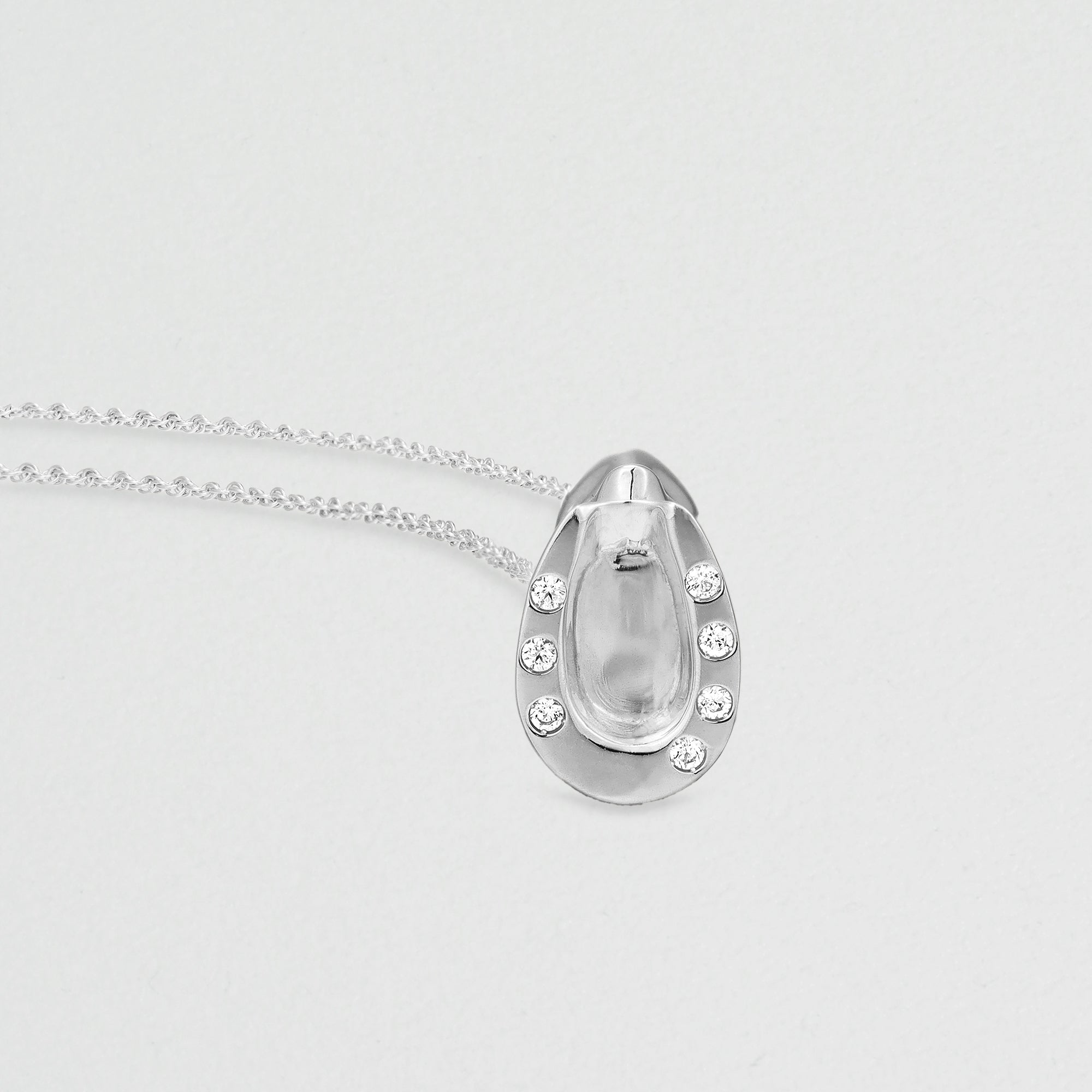 Holy Horse ネックレス – VERMILLION